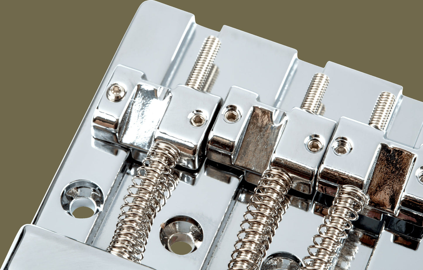 Fender® HiMassTM 4-String Bass Bridge Assembly With Brass Saddles