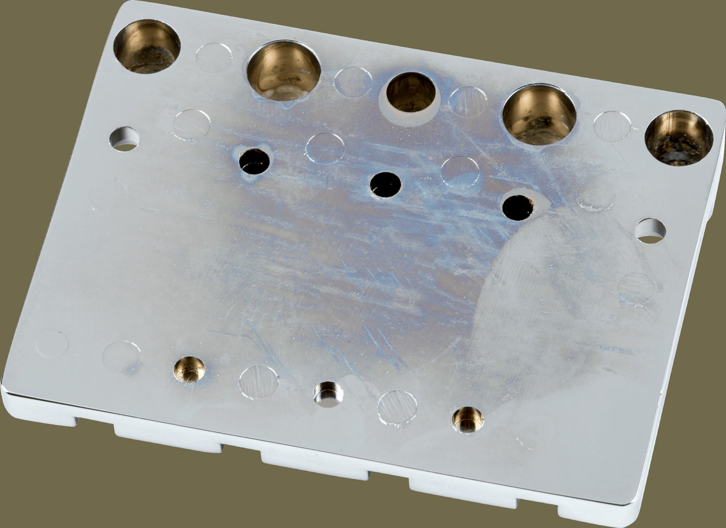 Fender® HiMassTM 4-String Bass Bridge Assembly With Zinc Saddles