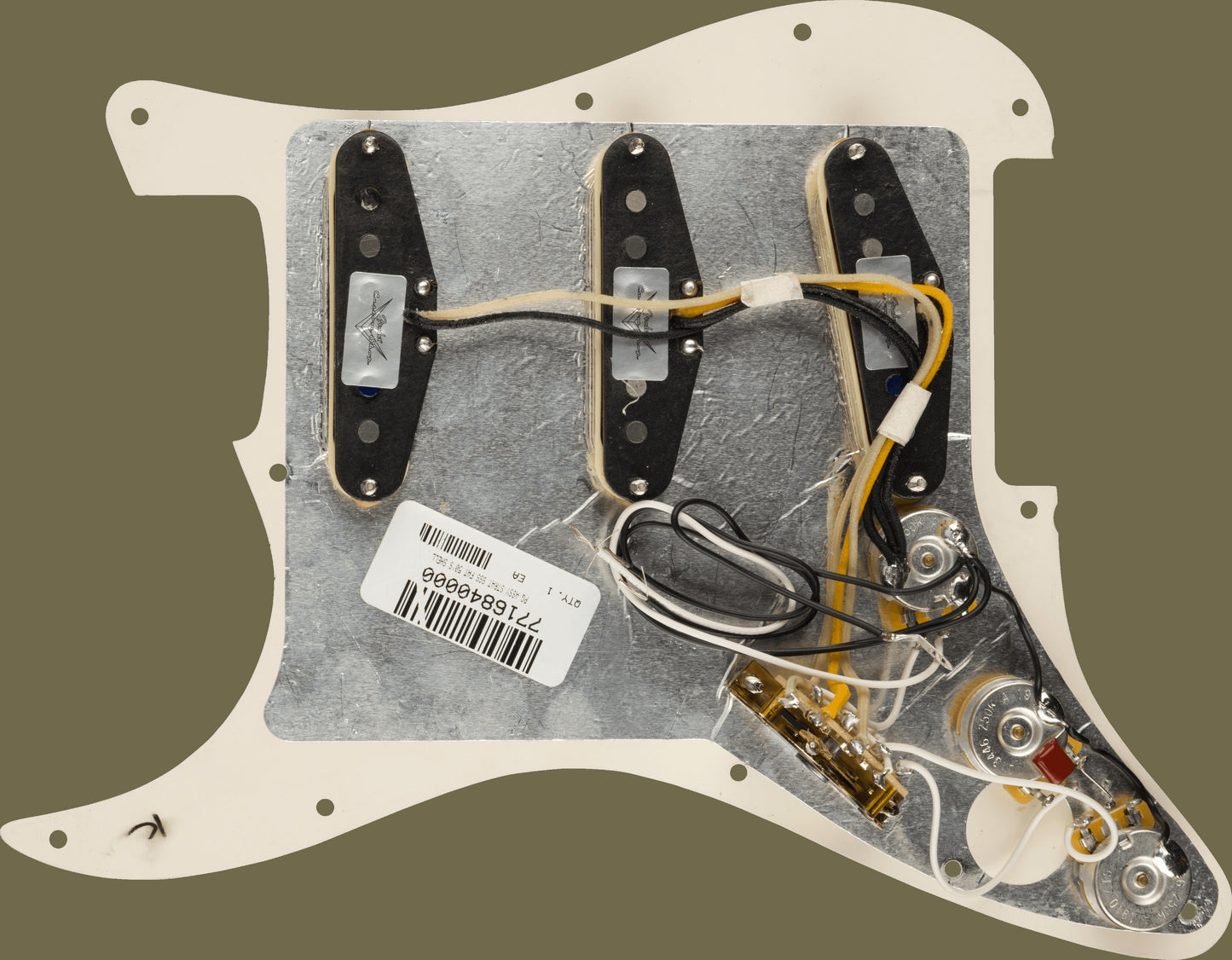 Pre-Wired Strat® Pickguard, Custom Shop Fat 50's SSS